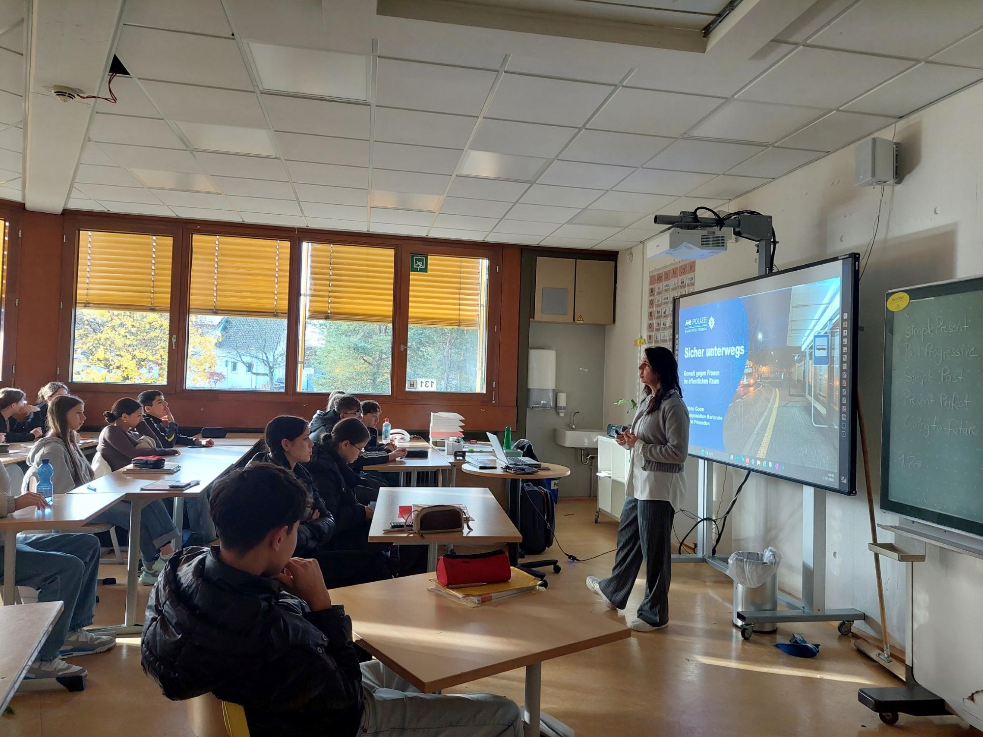  „Sicher unterwegs“ Gewalt gegen Frauen im öffentlichen Raum  – Vorschau der Nachricht